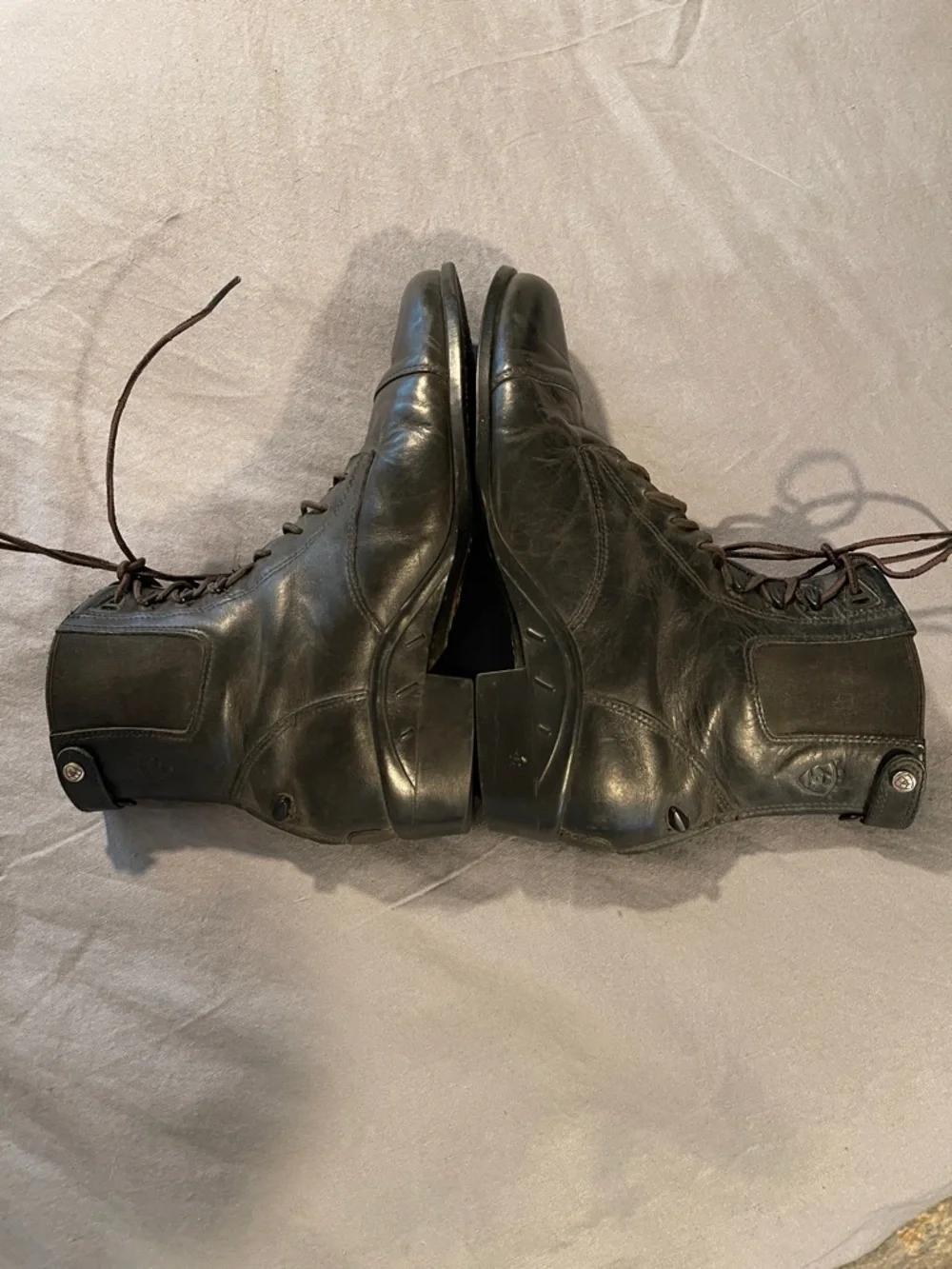 Ariat lace up boots - Picture 4 of 8